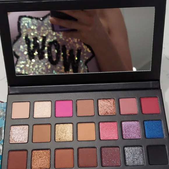 NIB Kylie Jenner Eyeshadow Palette - Picture 5 of 6